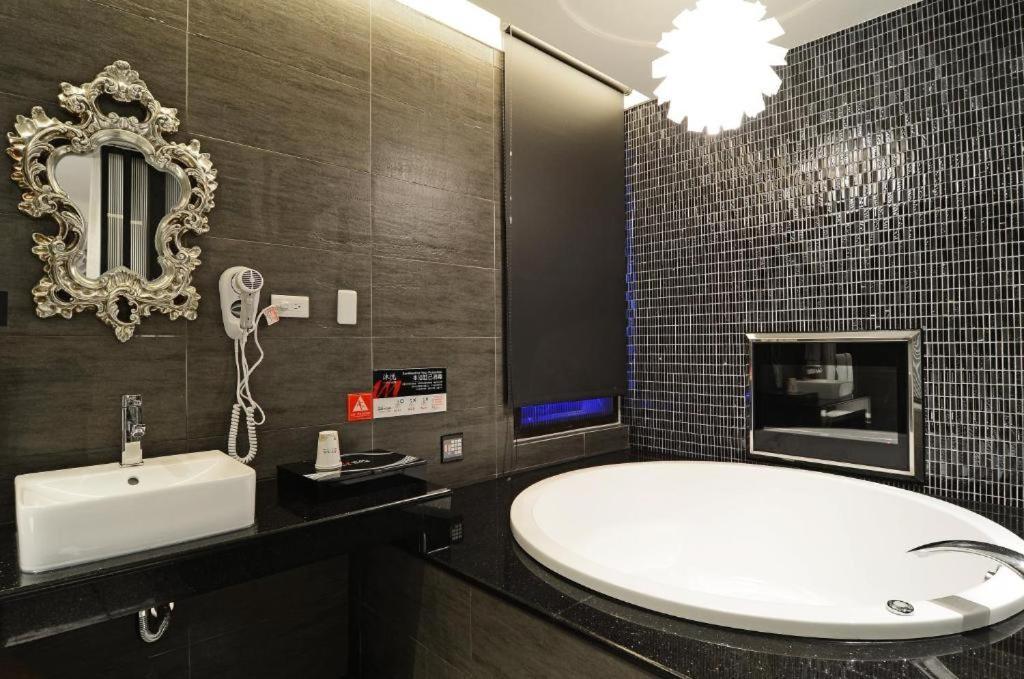 M Hotel Каотун Екстер'єр фото